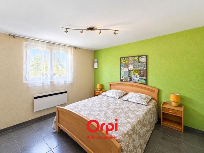 Image No.9-4 Bed House for sale