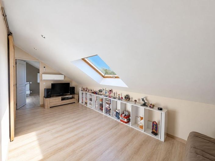 Image No.14-7 Bed House for sale