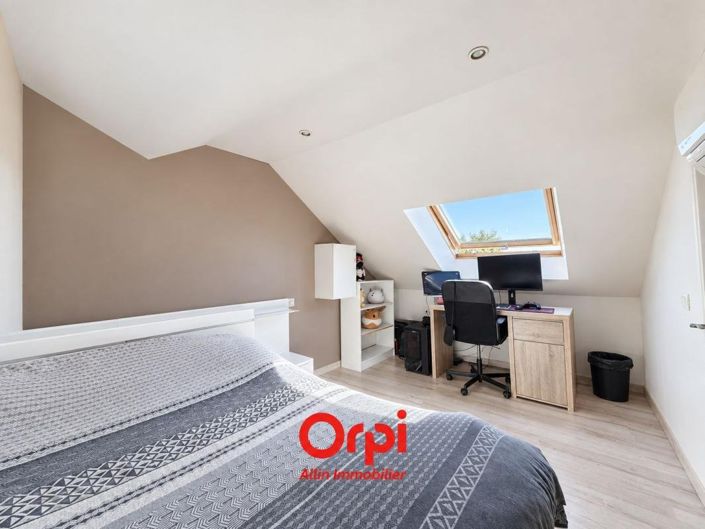 Image No.16-7 Bed House for sale