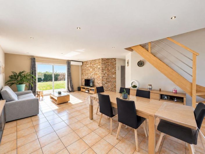 Image No.9-7 Bed House for sale