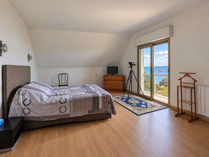 Image No.14-3 Bed House for sale