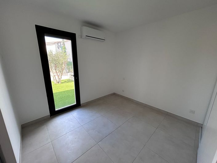 Image No.11-3 Bed House for sale
