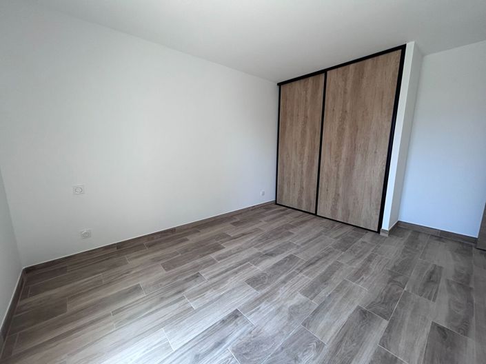 Image No.16-3 Bed House for sale