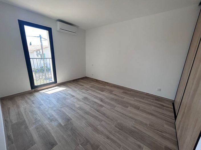 Image No.17-3 Bed House for sale