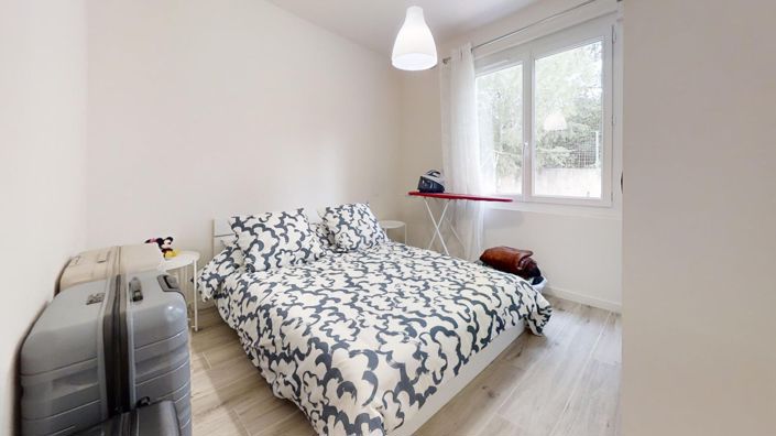 Image No.10-2 Bed House for sale
