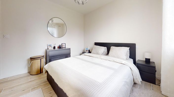 Image No.8-2 Bed House for sale