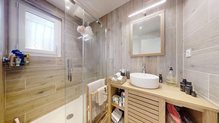 Image No.9-2 Bed House for sale