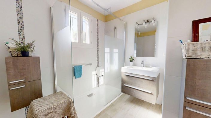 Image No.13-4 Bed House for sale