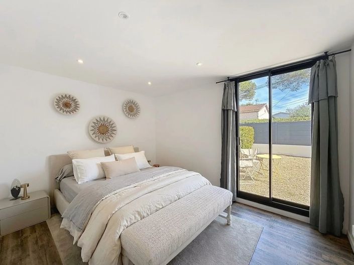 Image No.8-4 Bed House for sale