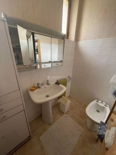 Image No.17-5 Bed House for sale