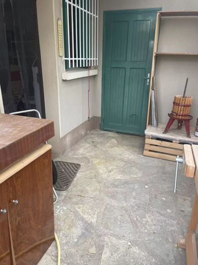 Image No.24-5 Bed House for sale