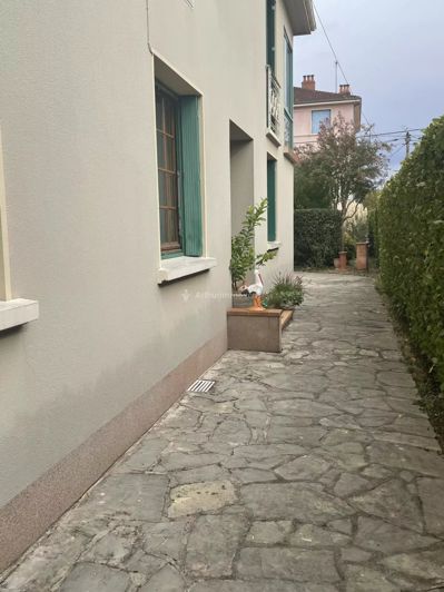 Image No.28-5 Bed House for sale