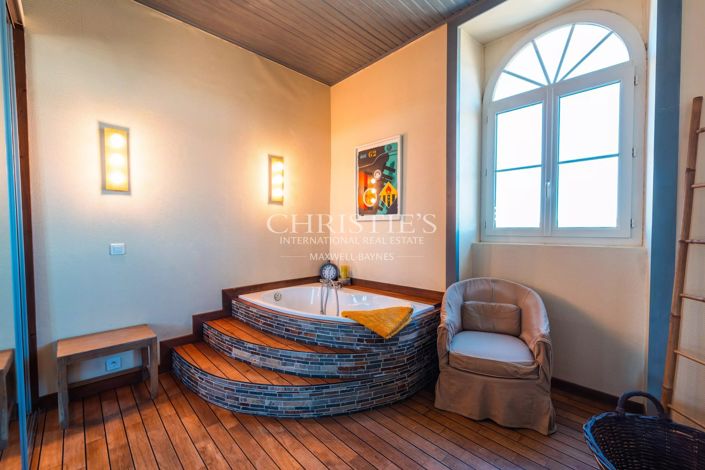 Image No.17-6 Bed House for sale