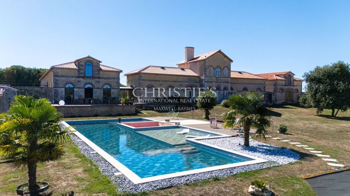 Image No.24-6 Bed House for sale