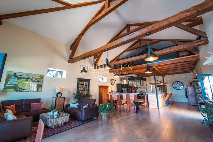 Image No.9-6 Bed House for sale