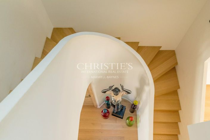 Image No.17-5 Bed House for sale