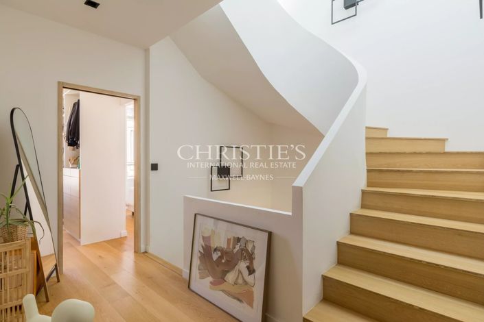 Image No.18-5 Bed House for sale