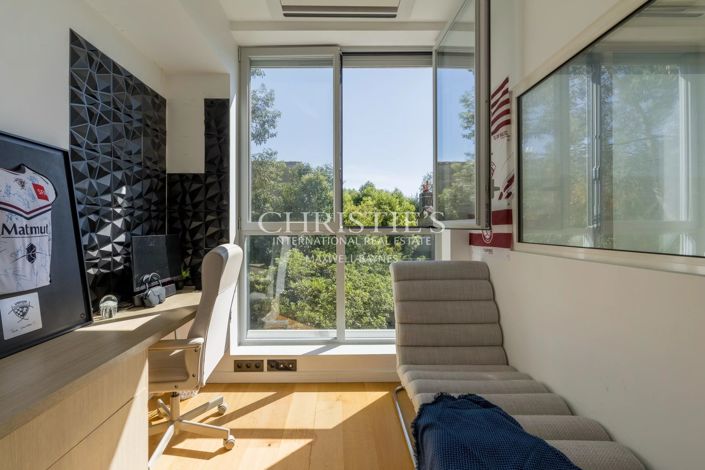 Image No.23-5 Bed House for sale