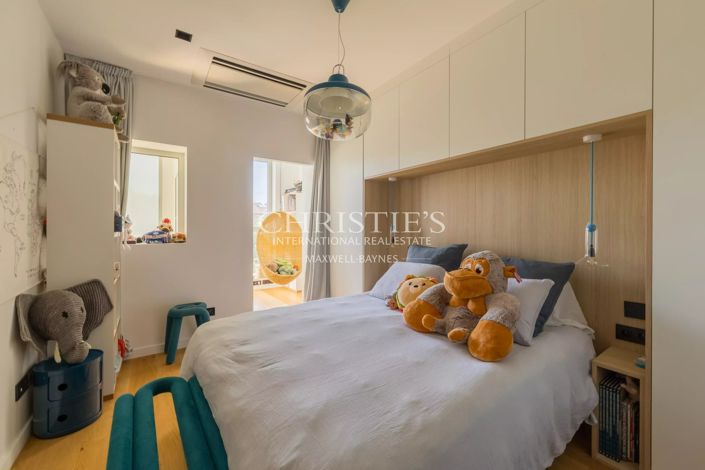 Image No.24-5 Bed House for sale