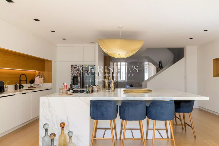 Image No.5-5 Bed House for sale