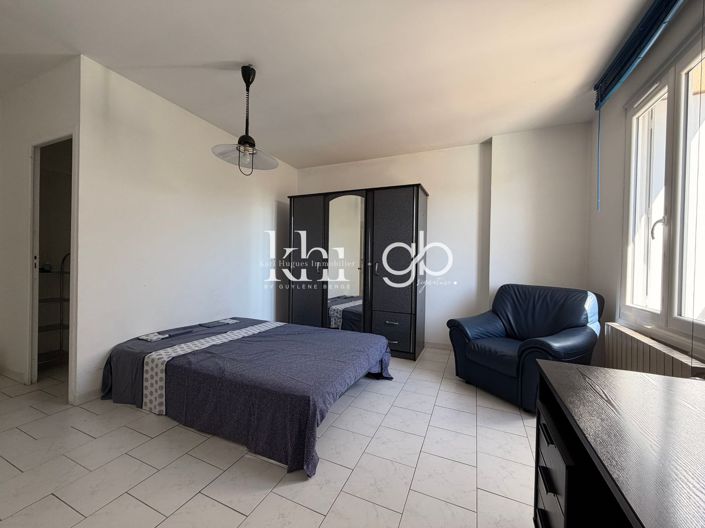 Image No.11-5 Bed House for sale