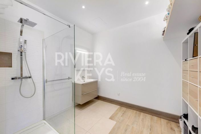 Image No.9-3 Bed House for sale