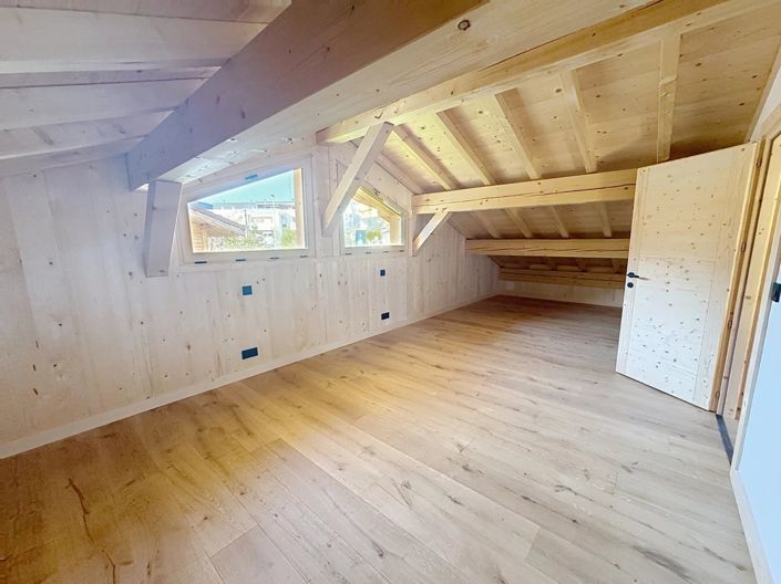Image No.12-3 Bed House for sale