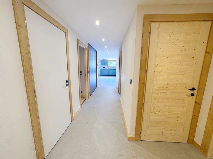 Image No.15-3 Bed House for sale