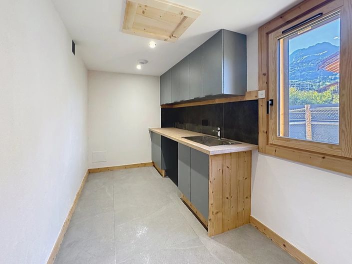Image No.5-3 Bed House for sale