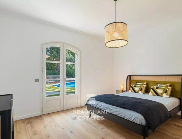 Image No.5-5 Bed House for sale