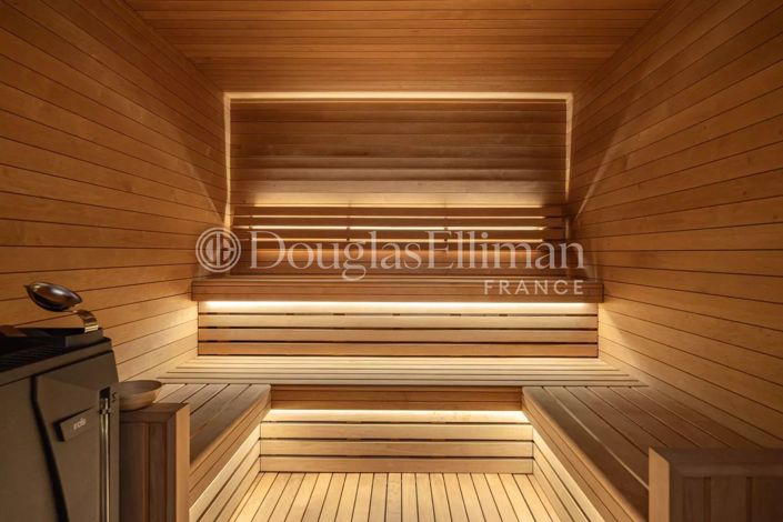 Image No.16-7 Bed House for sale