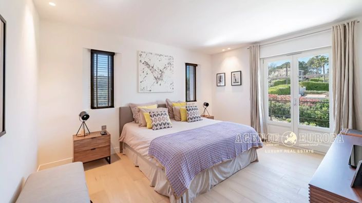 Image No.9-4 Bed House for sale