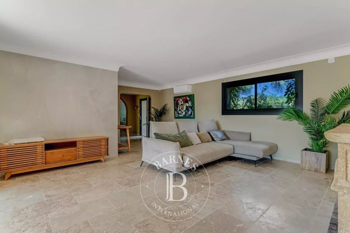 Image No.15-6 Bed House for sale