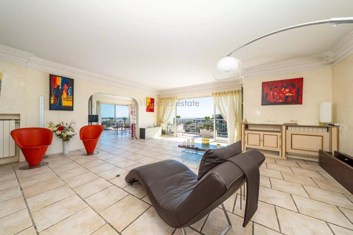 Image No.10-3 Bed Apartment for sale