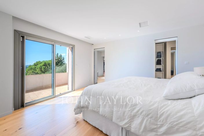 Image No.13-5 Bed House for sale