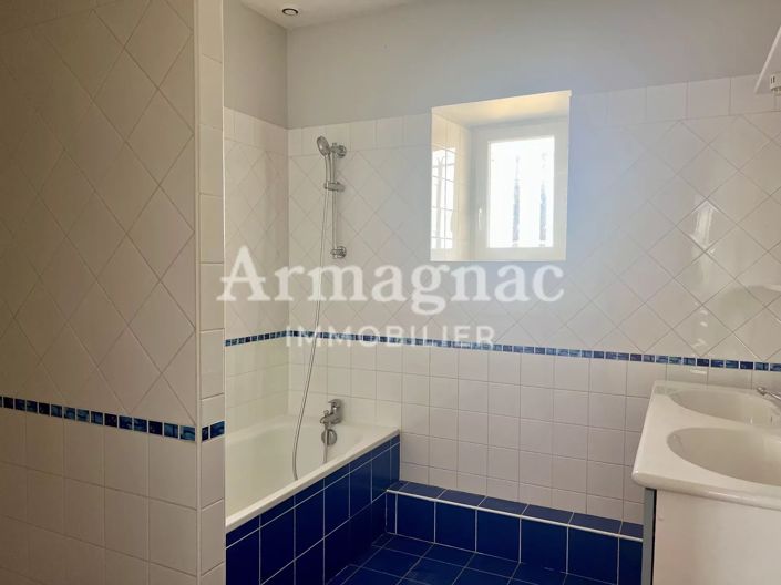 Image No.12-4 Bed House for sale