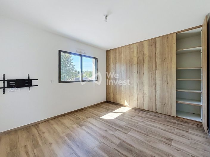 Image No.12-6 Bed House for sale