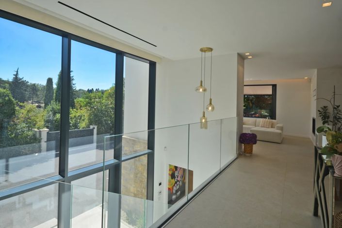 Image No.18-6 Bed House for sale