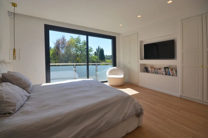 Image No.20-6 Bed House for sale