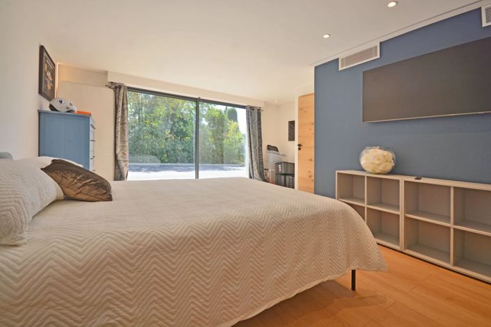 Image No.23-6 Bed House for sale