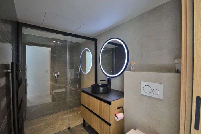 Image No.24-6 Bed House for sale