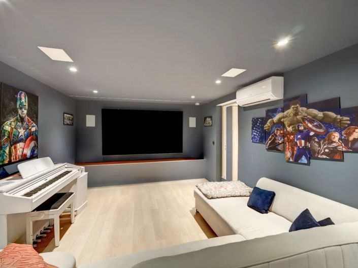 Image No.26-6 Bed House for sale