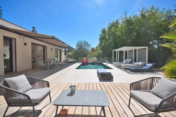 Image No.5-6 Bed House for sale