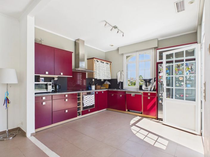 Image No.6-5 Bed House for sale
