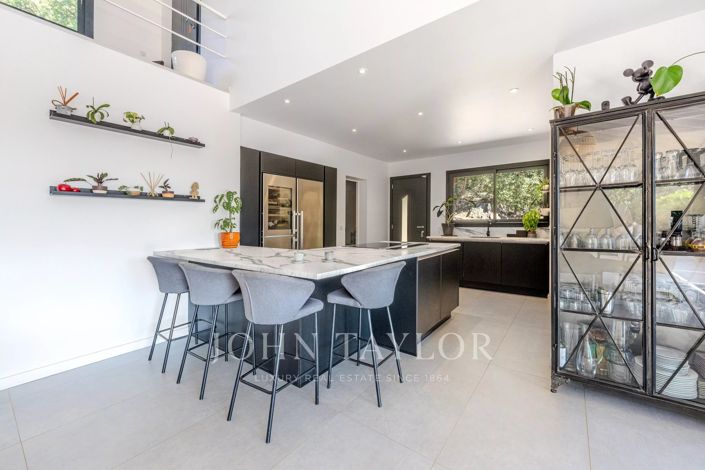 Image No.20-5 Bed House for sale