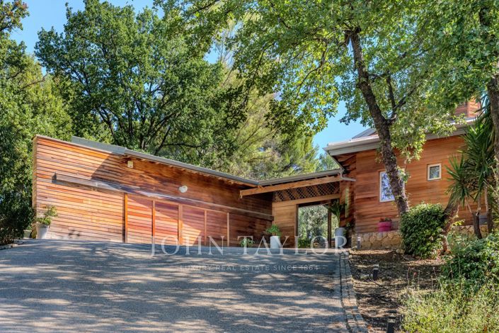 Image No.30-5 Bed House for sale
