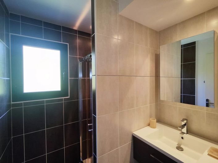 Image No.13-4 Bed House for sale