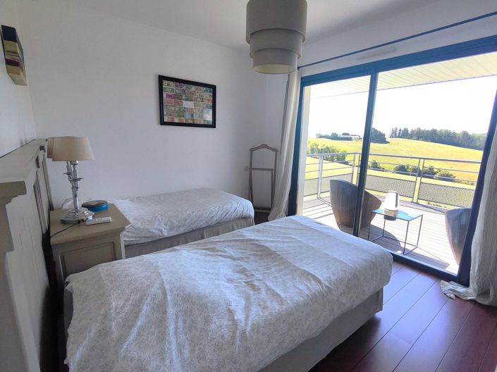 Image No.17-4 Bed House for sale