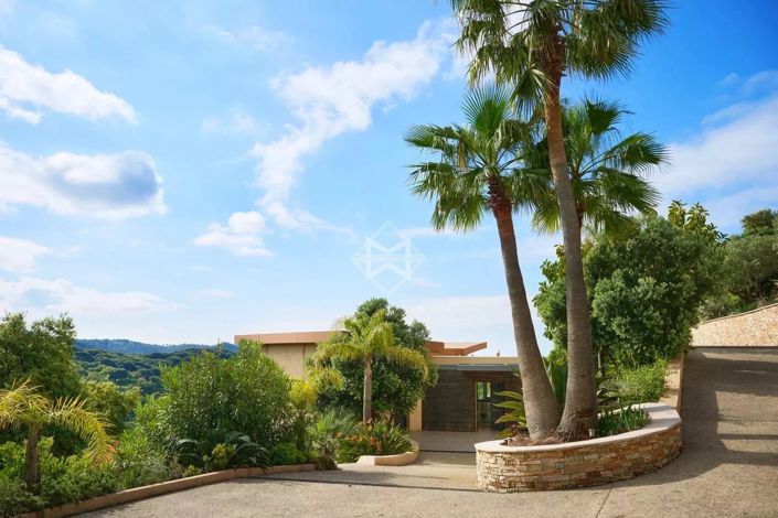 Image No.14-6 Bed House for sale