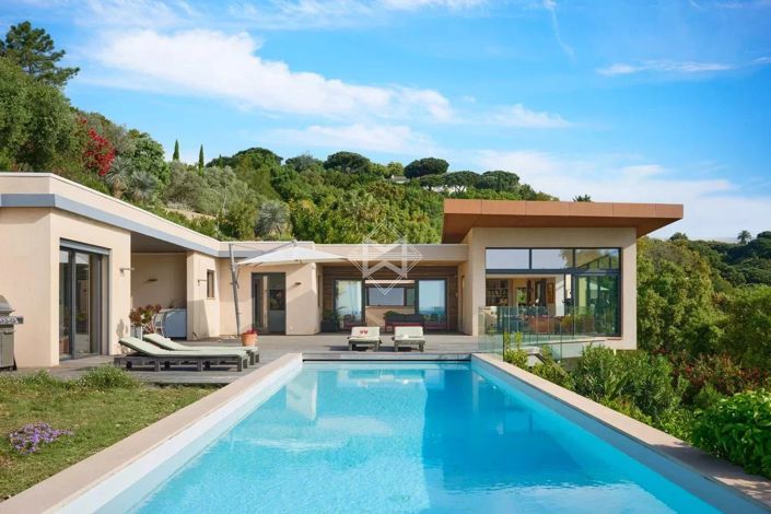 Image No.3-6 Bed House for sale